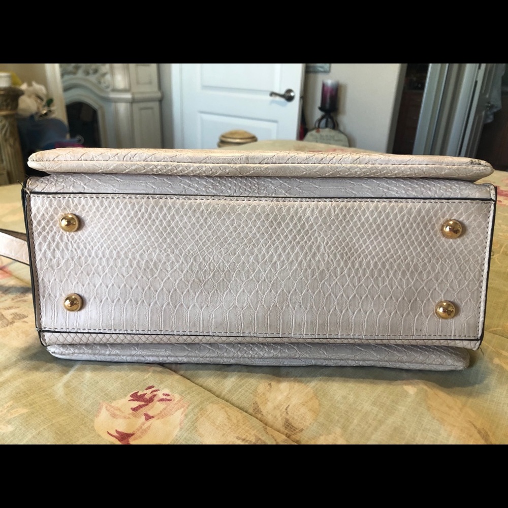 Dune embossed crocodile leather. - Picture 8 of 15
